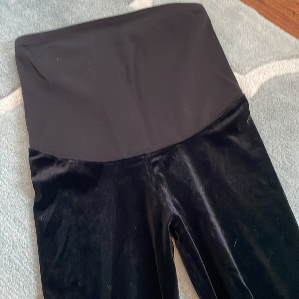 Black crushed velvet H & M maternity leggings